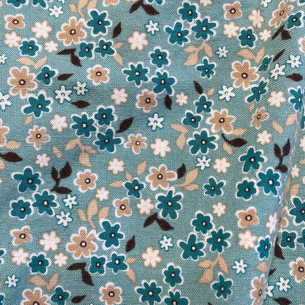 Dickies Tiny Flowers Pattern Tie Back Scrub Top In Size Large - Picture 13 of 13
